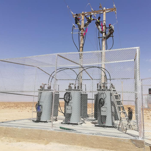 What Are the Advantages of Delta-Wye Transformer Connections